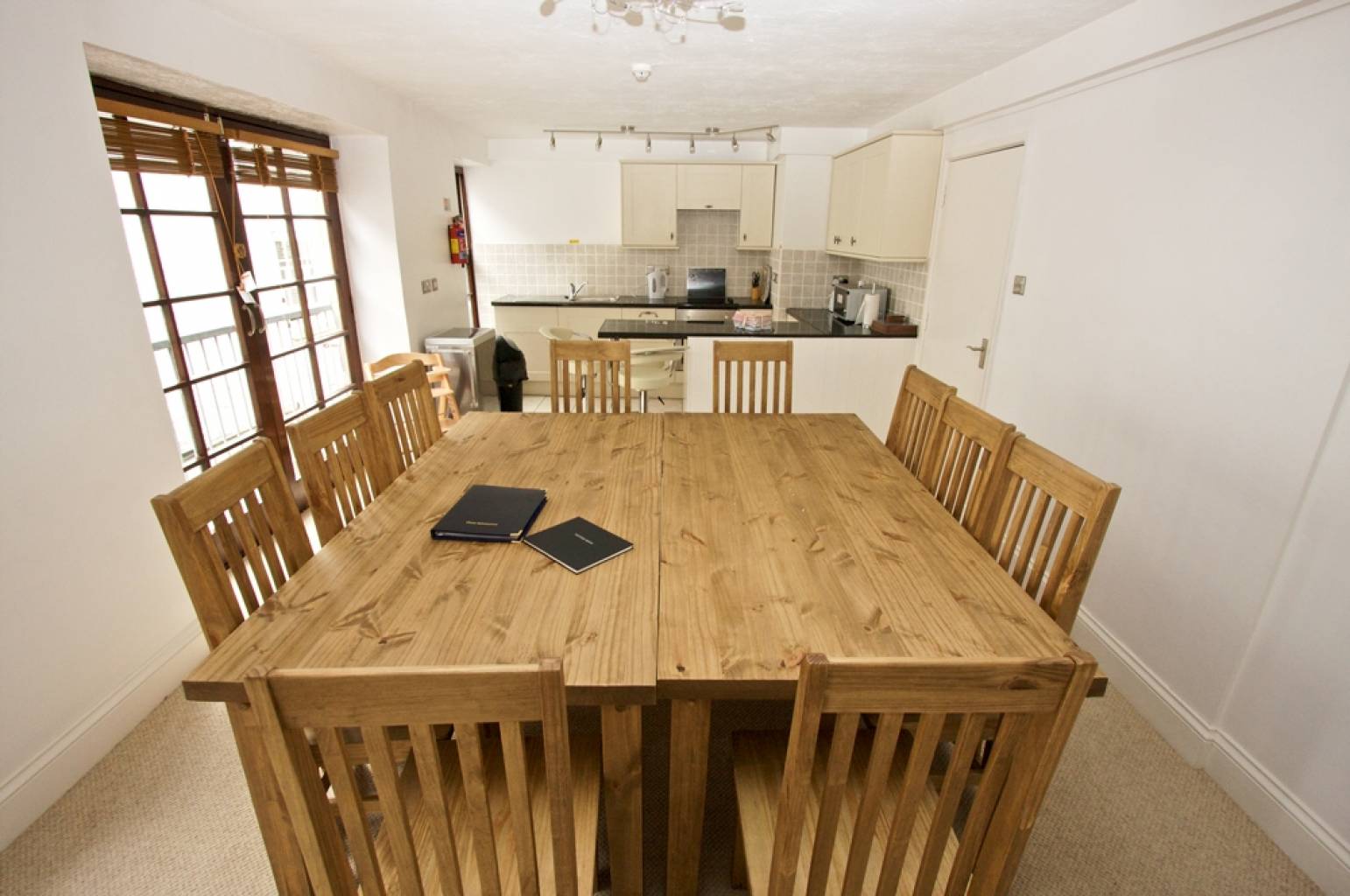 Beachcombers Holiday Cottage - Dining Room open plan to Kitchen