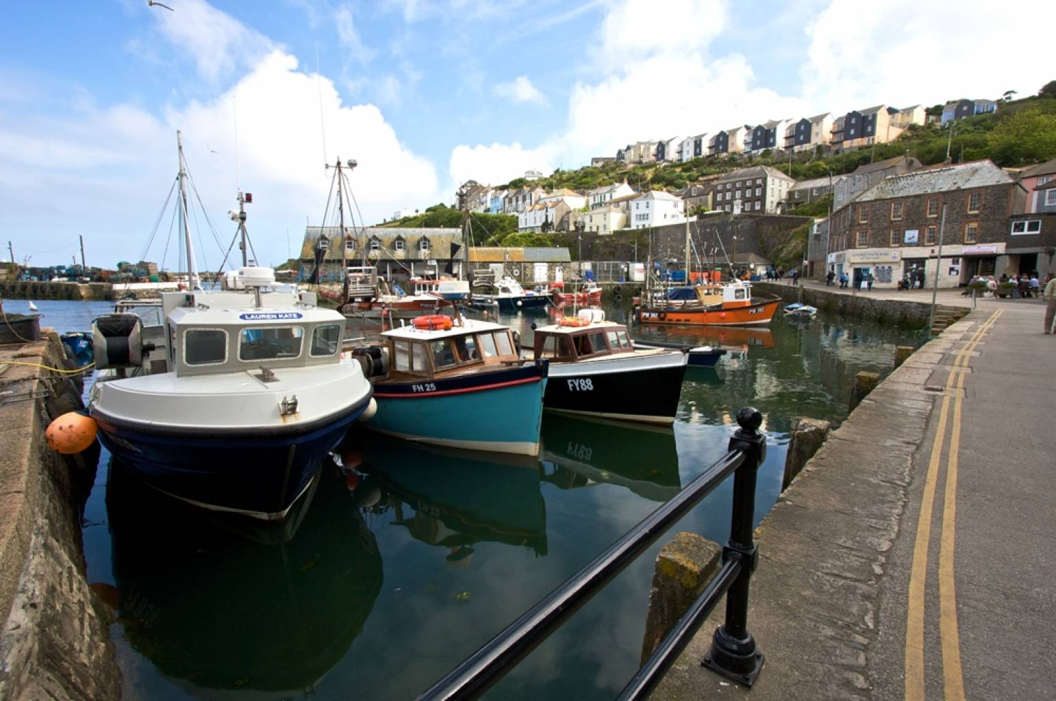 Beachcombers Holiday Cottage - Mevagissey Harbour